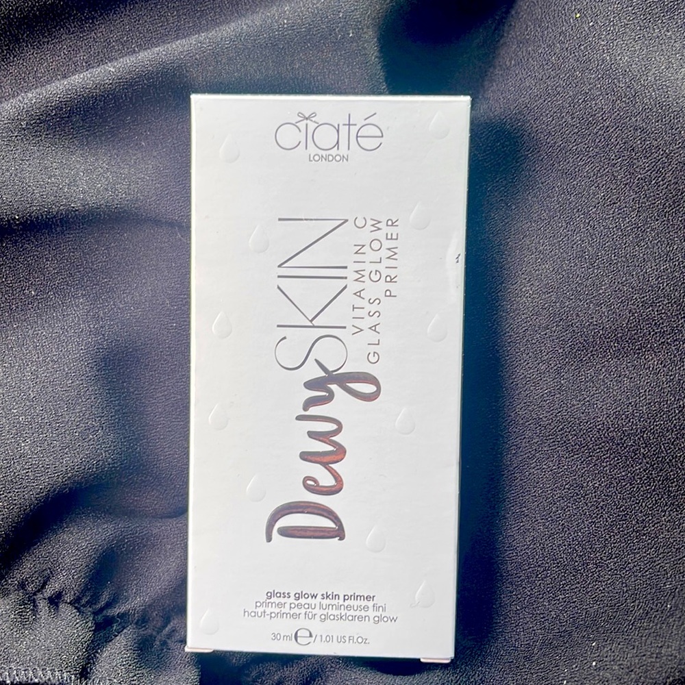 DEWY SKIN VITAMIN C GLASS GLOW PRIMER